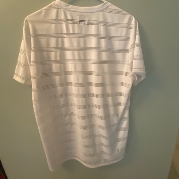 Guess T-Shirt - Picture 2 of 3